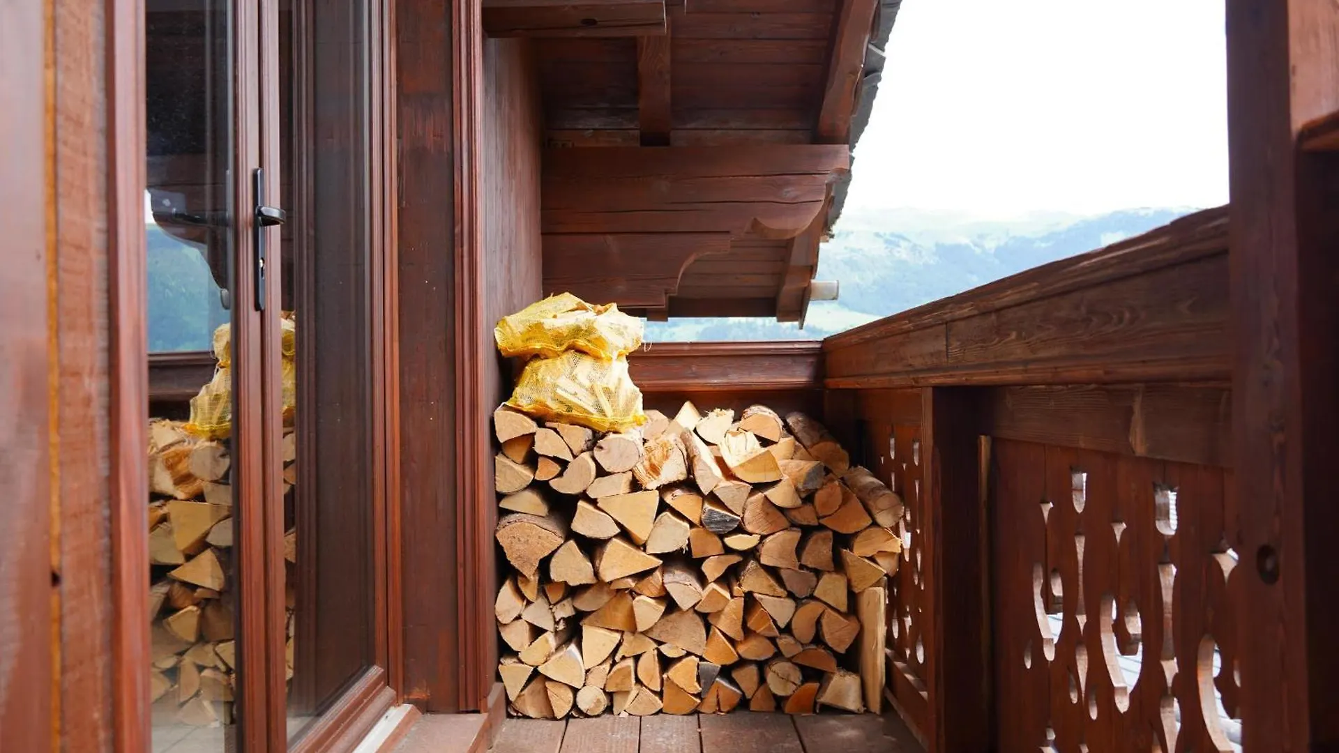 Chalet Ski Au Pied Lumineux - Courchevel La Tania 0*,